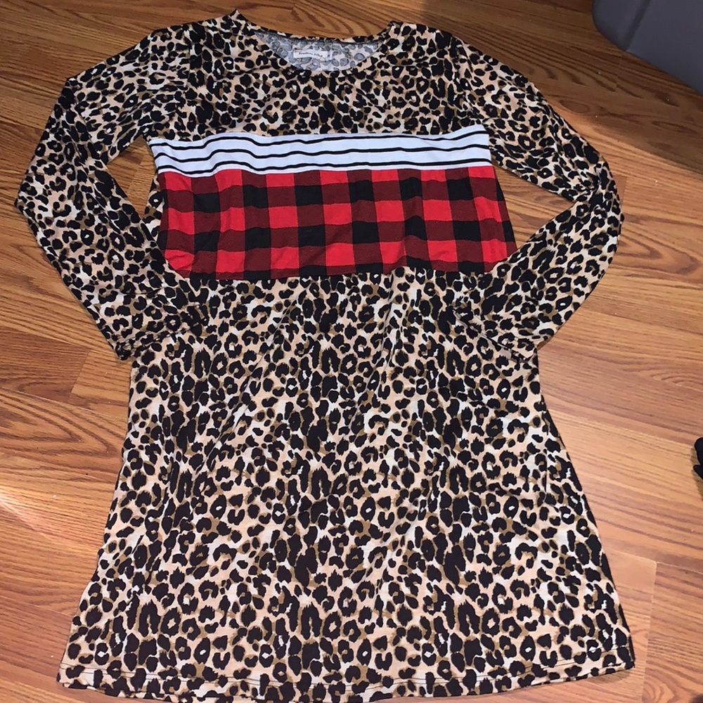 Leopard long sleeved dress woman’s size Medium